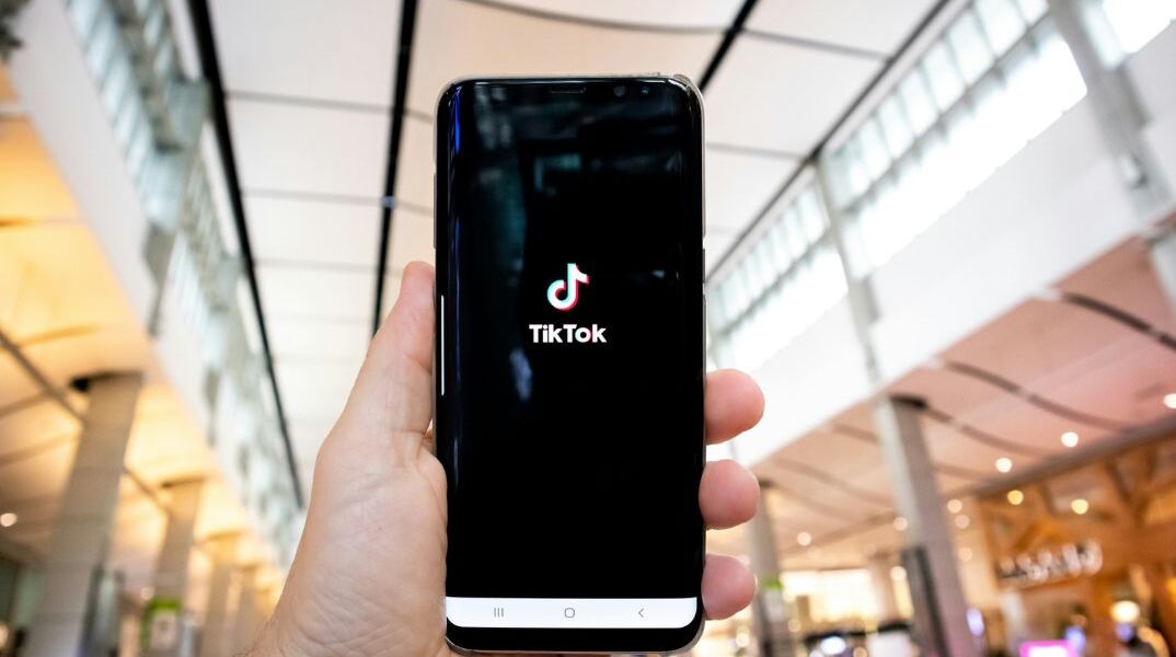 TikTok: Αποσύρεται από την πλατφόρμα η μουσική της Universal Music