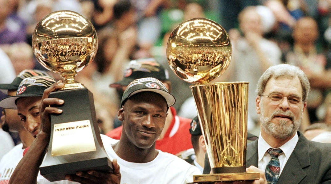 Sneakers του Μάικλ Τζόρνταν από τους τελικούς με τους Τζαζ πουλήθηκαν έναντι 8 εκατ. δολαρίων 