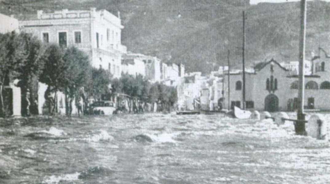 Σαν σήμερα: Το φονικό τσουνάμι του Κορινθιακού