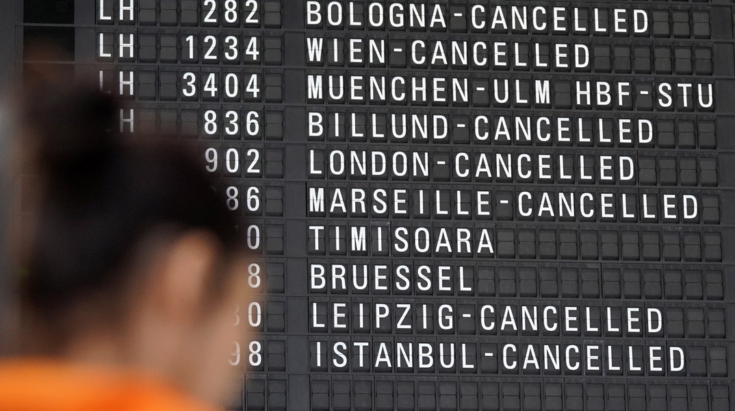 «Παραλύουν» τα αεροδρόμια της Γερμανίας από την απεργία στη Lufthansa - 800 πτήσεις ακυρώθηκαν