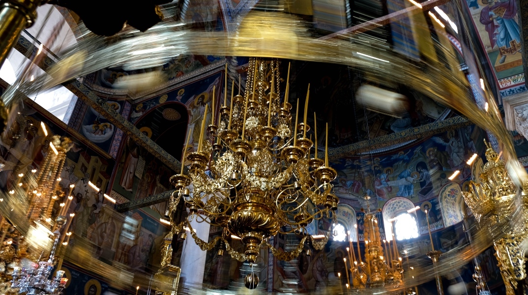 Άγιο Όρος για γάμο ομόφυλων: Είναι μεγάλο το έγκλημα - Αποδομείται το σύμπαν 