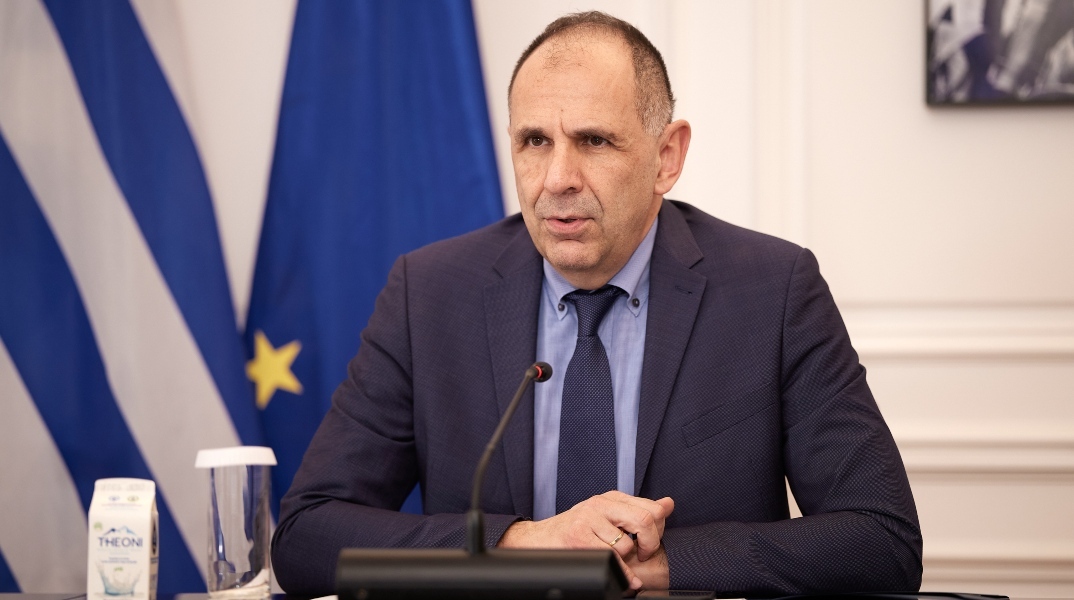 Η «γαλάζια οικονομία» στο επίκεντρο της συζήτησης Γεραπετρίτη – Κέρι