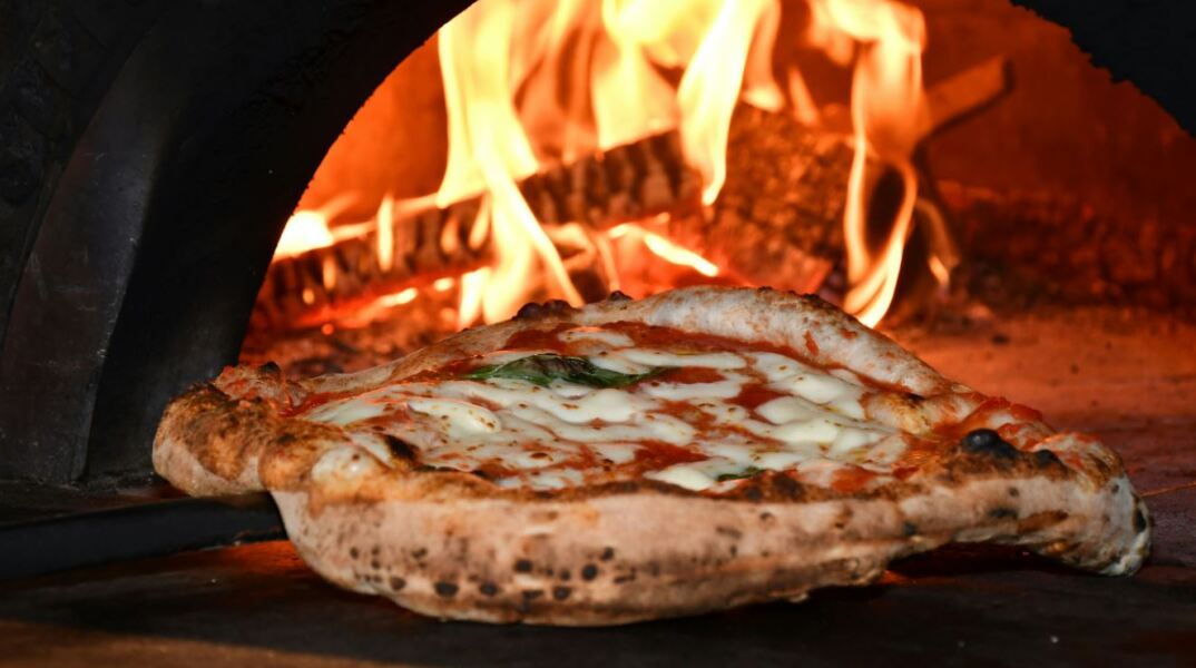 Η καλύτερη πίτσα στον κόσμο για το 2026 δεν βρίσκεται στην Ιταλία
