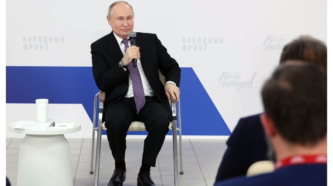 Πούτιν: Τρόλαρε τον Τάκερ Κάρλσον επειδή το απέρριψαν από την CIA