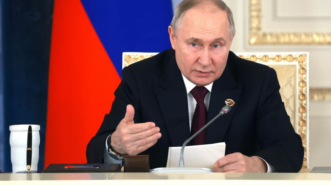 Bλαντιμίρ Πούτιν: Όλες οι «αλήθειες» της συνέντευξης στον Τάκερ Κάρλσον