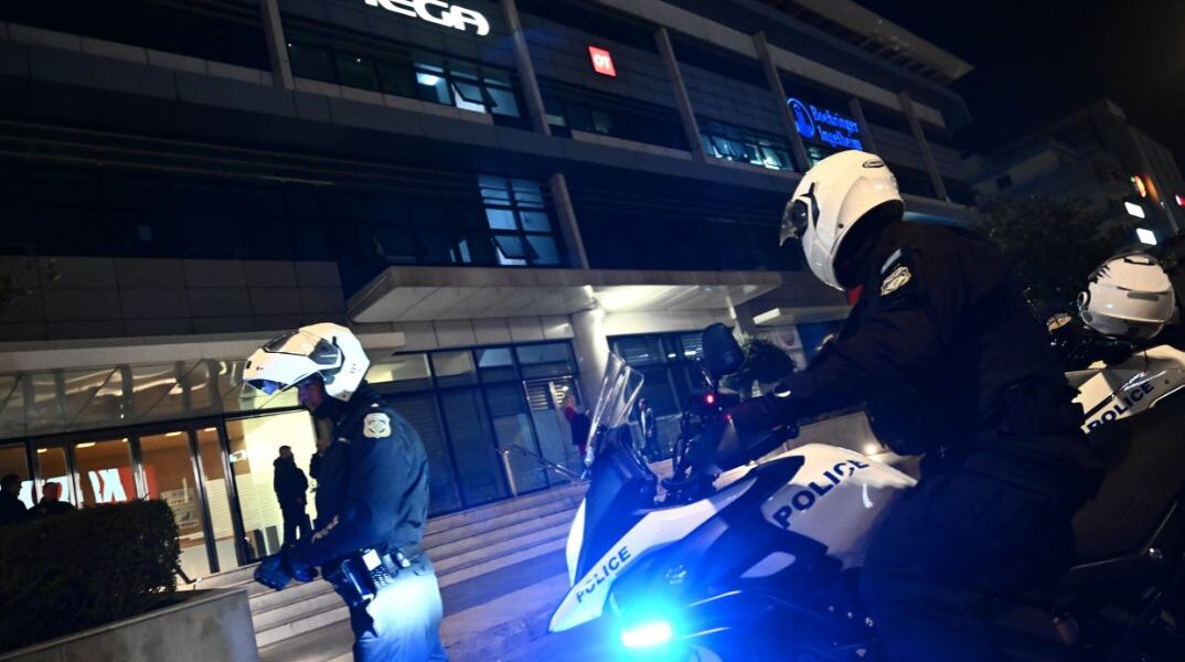 [367125] ΤΗΛΕΦΩΝΗΜΑ ΓΙΑ ΒΟΜΒΑ ΣΤΙΣ ΕΓΚΑΤΑΣΤΑΣΕΙΣ ΤΟΥ MEGA ΣΤΗ ΛΕΩΦΟΡΟ ΣΥΓΓΡΟΥ (ΚΩΣΤΑΣ ΤΖΟΥΜΑΣ / EUROKINISSI)