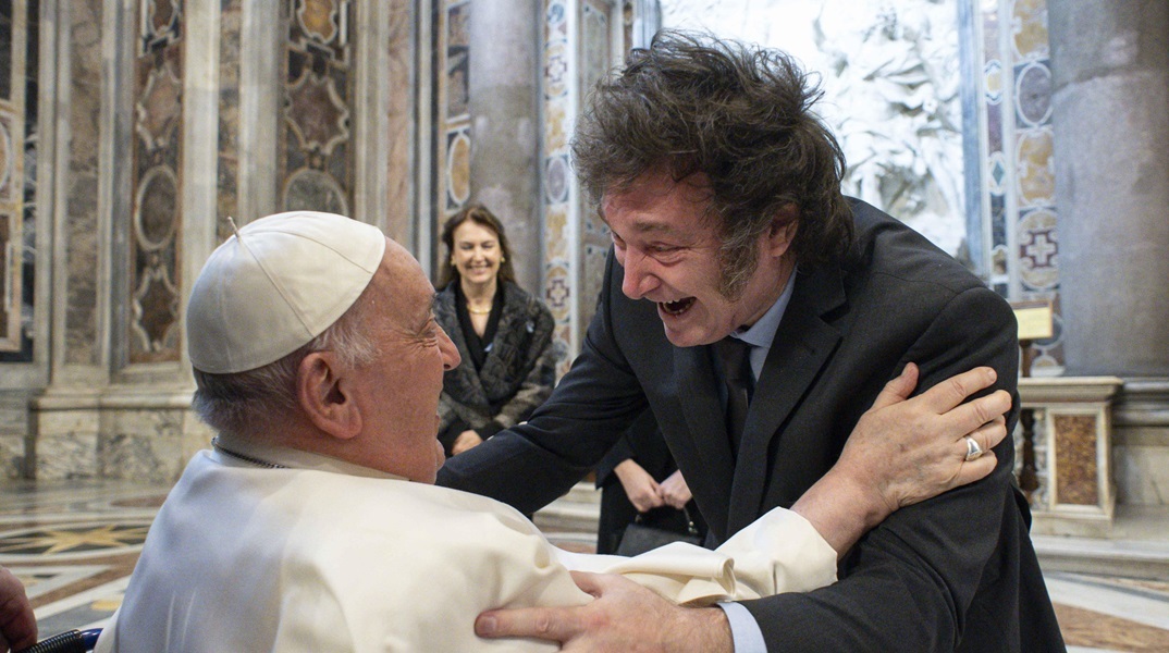 Μιλέι για Πάπα Φραγκίσκο: «Eίναι ο σημαντικότερος Αργεντίνος στην ιστορία»