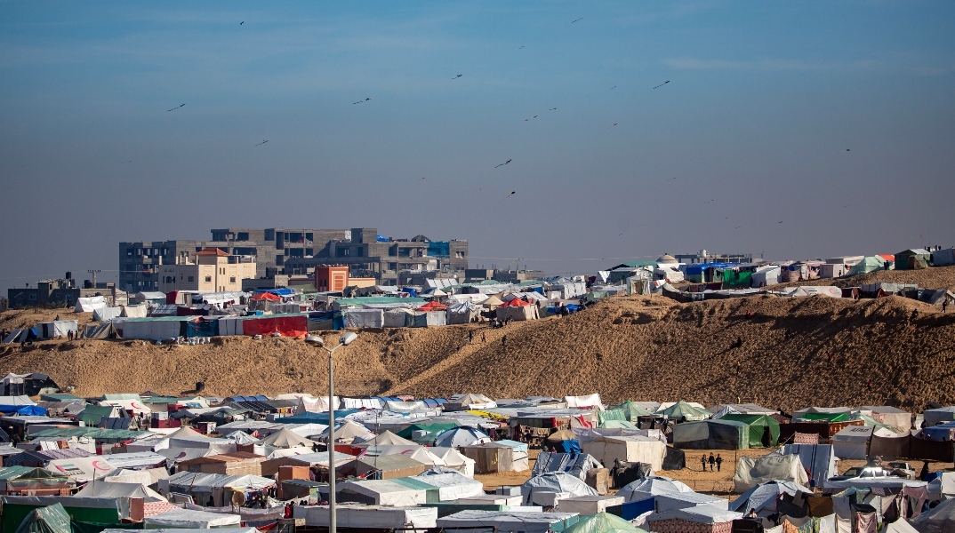 Γάζα: Περίπου 100 Παλαιστίνιοι νεκροί - Δυο όμηροι ελεύθεροι	