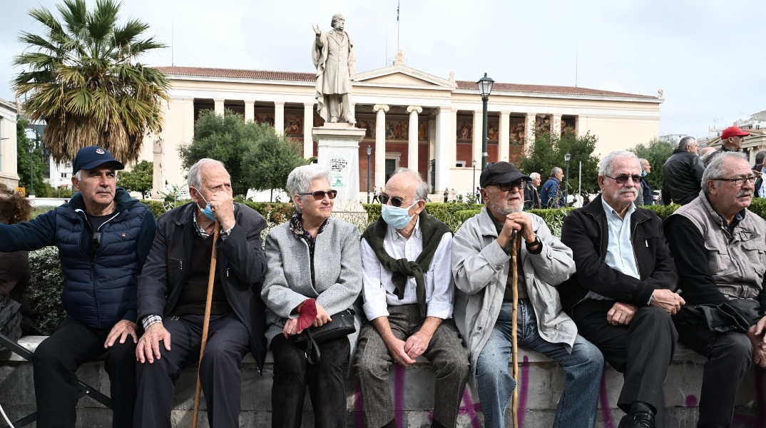 Συνταξιοδοτικό: Εφικτή η εξαγορά ενσήμων για ασφαλισμένους άνω των 67 ετών 
