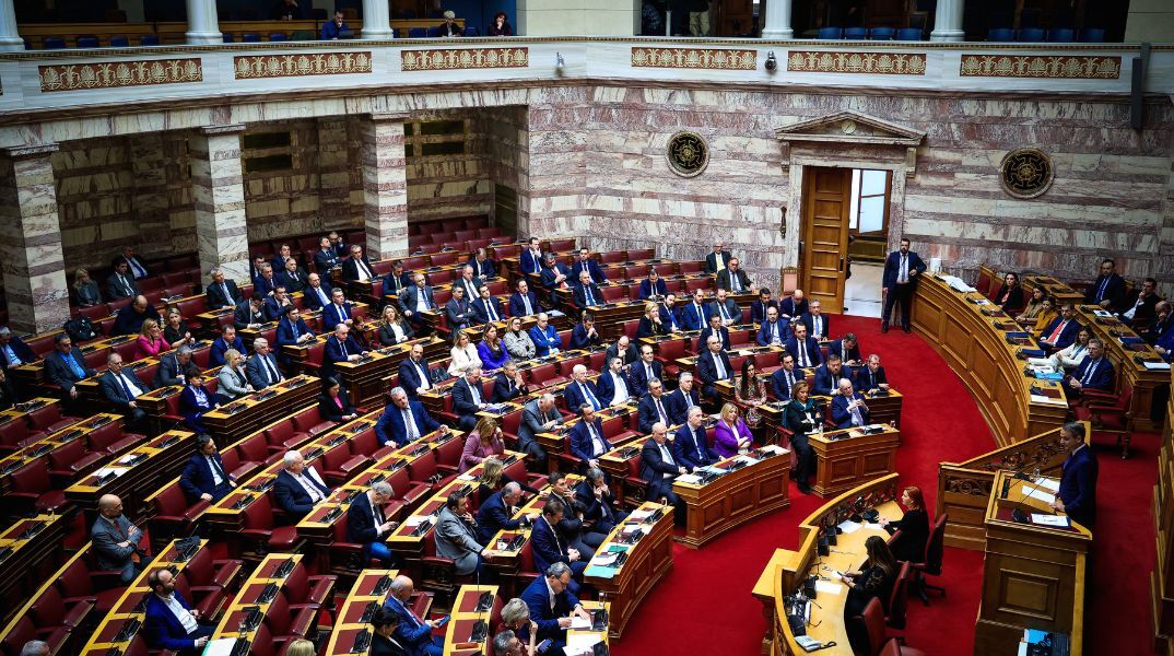 Οι πολιτικοί αρχηγοί για τον γάμο ομόφυλων ζευγαριών