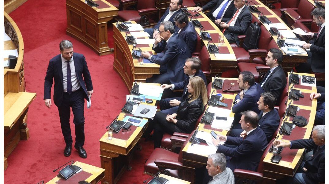 ΠΑΣΟΚ - Γάμος ομόφυλων: 11 οι αποχές σύμφωνα με πληροφορίες