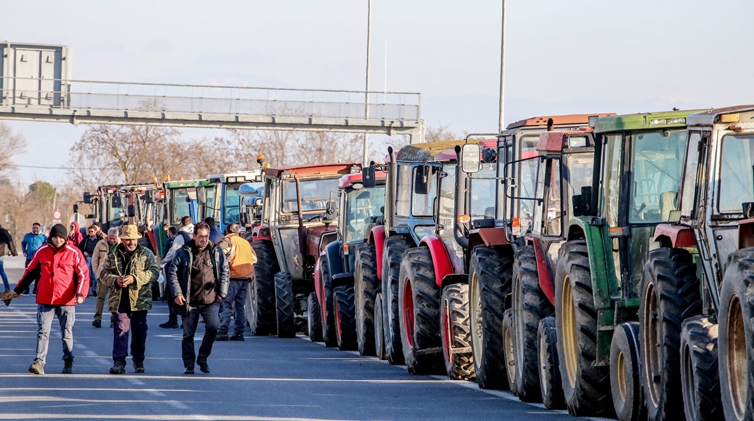Αγρότες: Όχι Χρυσοχοΐδη για «κάθοδο» με τρακτέρ