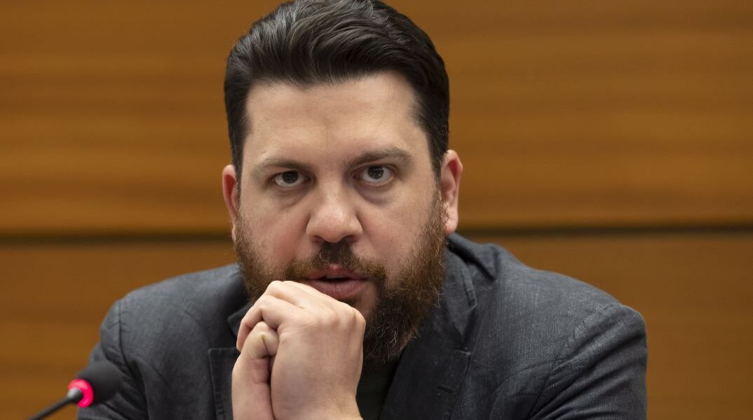 Συνεργάτης Ναβάλνι: Αν ισχύει, τότε δεν πέθανε αλλά τον σκότωσε ο Πούτιν