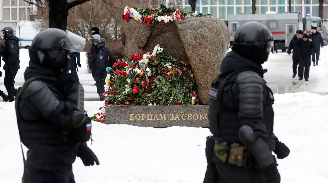Ρωσία: Πάνω από 340 συλλήψεις σε εκδηλώσεις στη μνήμη του Αλεξέι Ναβάλνι	