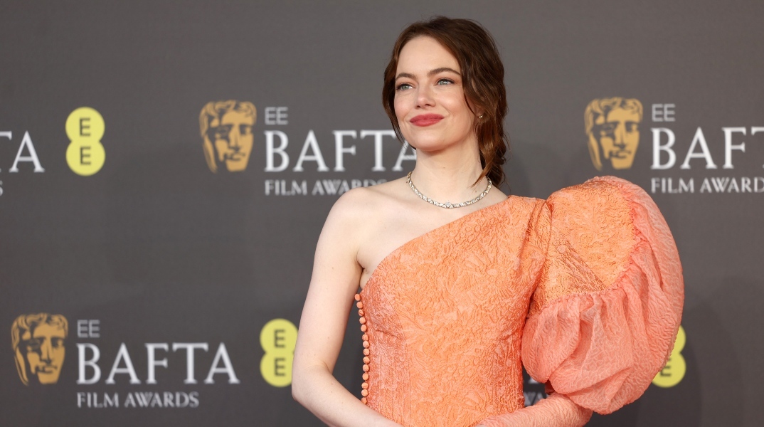 BAFTA: Η άφιξη της  Emma Stone στο Royal Festival Hall του Λονδίνου για την τελετή 