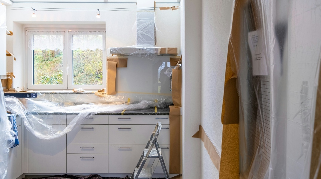 «Ανακαινίζω - Νοικιάζω»: Πρόβλεψη για προκαταβολή μέρους της επιδότησης Όλες οι αλλαγές του προγράμματος