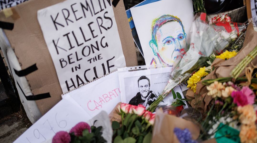 Ναβάλνι: Οι θεωρίες συνομωσίας των Ρώσων για τον θάνατο του