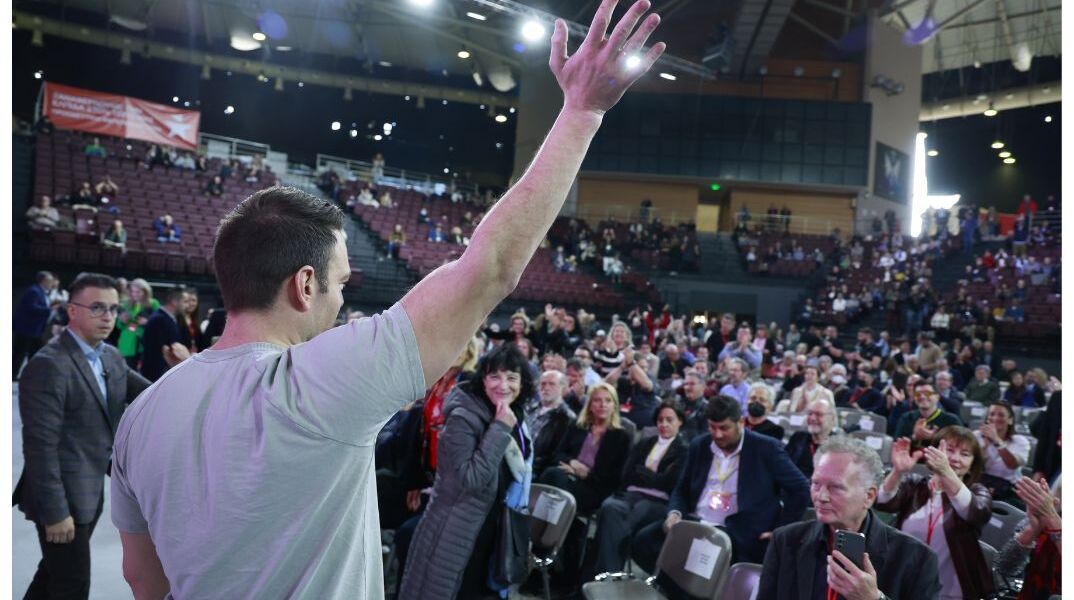 ΣΥΡΙΖΑ: Διακινείται ψήφισμα για να μη γίνουν εκλογές για πρόεδρο