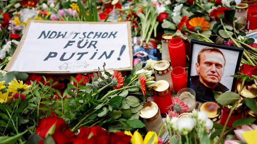 Ναβάλνι: Η σορός του παραδόθηκε στη μητέρα του