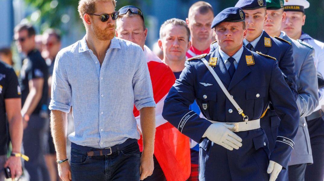 Tραμπ: Επίθεση στον πρίγκιπα Χάρι