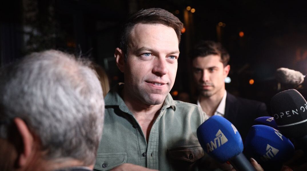 ΣΥΝΑΝΤΗΣΗ ΤΟΥ ΠΡΟΕΔΡΟΥ ΤΟΥ ΣΥΡΙΖΑ-ΠΣ ΣΤΕΦΑΝΟΥ ΚΑΣΣΕΛΑΚΗ ΜΕ ΤΟΥΣ ΒΟΥΛΕΥΤΕΣ ΤΟΥ ΚΟΜΜΑΤΟΣ 