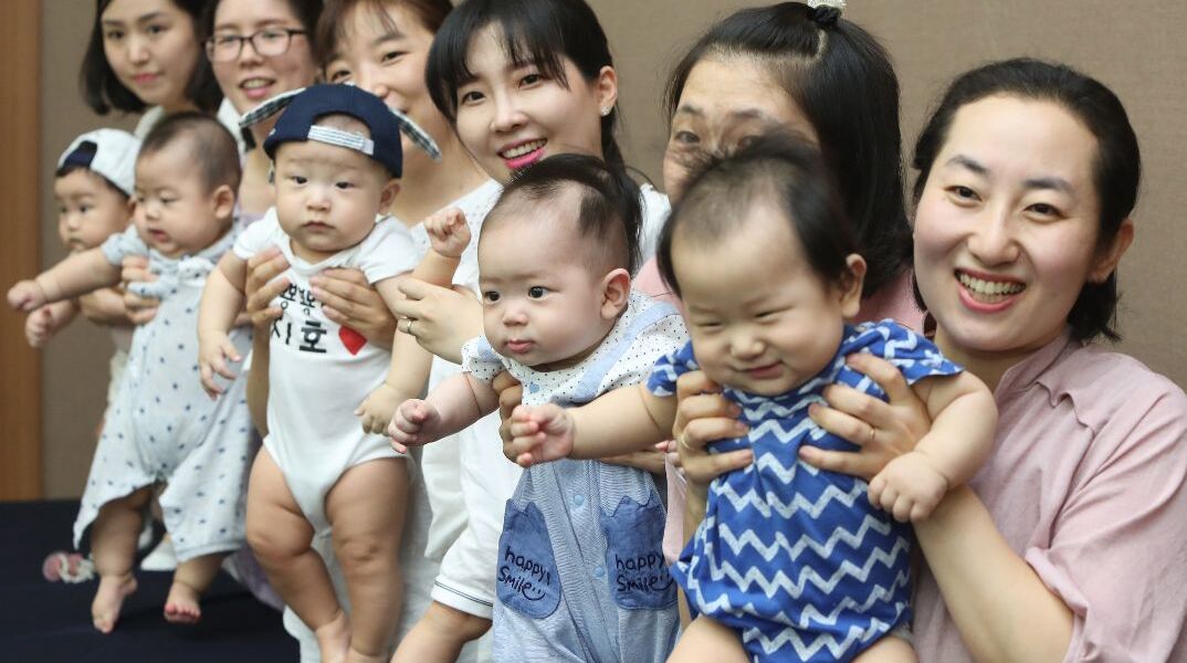 Νότια Κορέα: Γιατί οι γυναίκες δεν θέλουν να κάνουν παιδιά; 