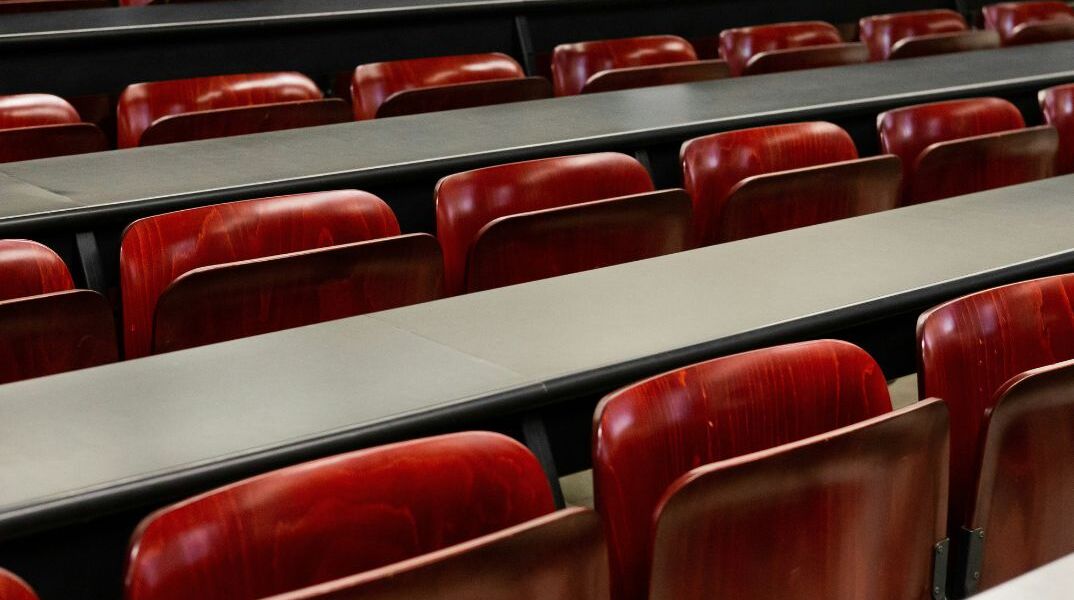 Ιταλία: Πρόστιμο έως 10.000 ευρώ σε μαθητές που επιτίθενται σε καθηγητές