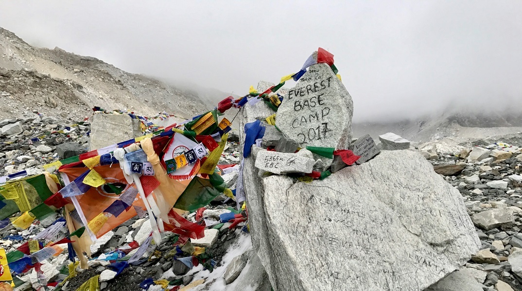 Το Έβερεστ είναι βρώμικο και γεμάτο από κόσμο - Τα προβλήματα των κατοίκων που ζουν στους πρόποδες