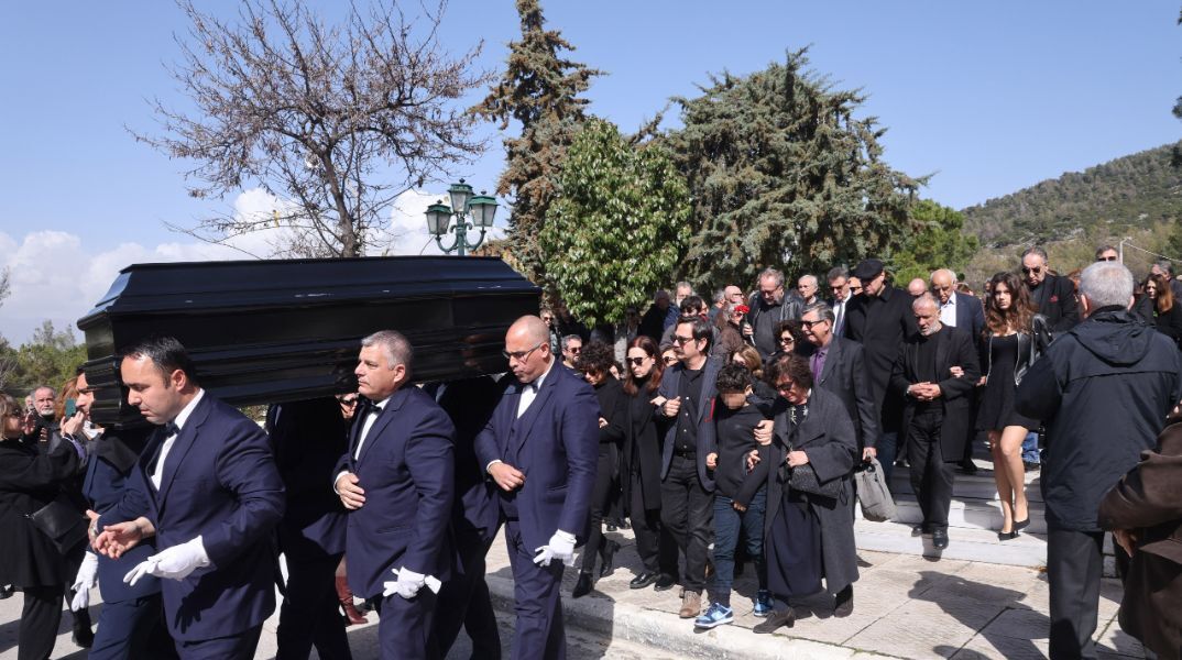 Ηλίας Λογοθέτης: Θλίψη και συγκίνηση στο τελευταίο «αντίο» © NDPPHOTO / ΑΝΔΡΕΑΣ ΝΙΚΟΛΑΡΕΑΣ