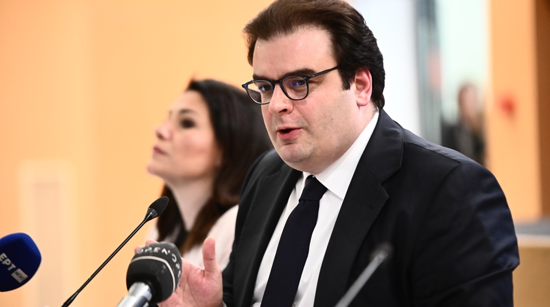 Πιερρακάκης: Ο Γαβρόγλου το 2018 είχε φέρει διάταξη εκτός της ρυθμιστικής εμβέλειας του άρθρου 16