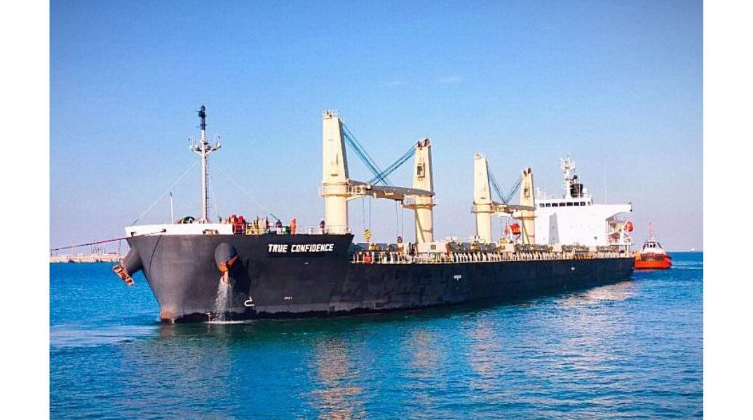 Χούθι: Δυο νεκροί σε πλοίο μετά από πυραυλική επίθεση