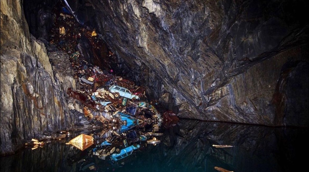Ουαλία: Σε νεκροταφείο αυτοκινήτων μετατράπηκε η «σπηλιά των χαμένων ψυχών»