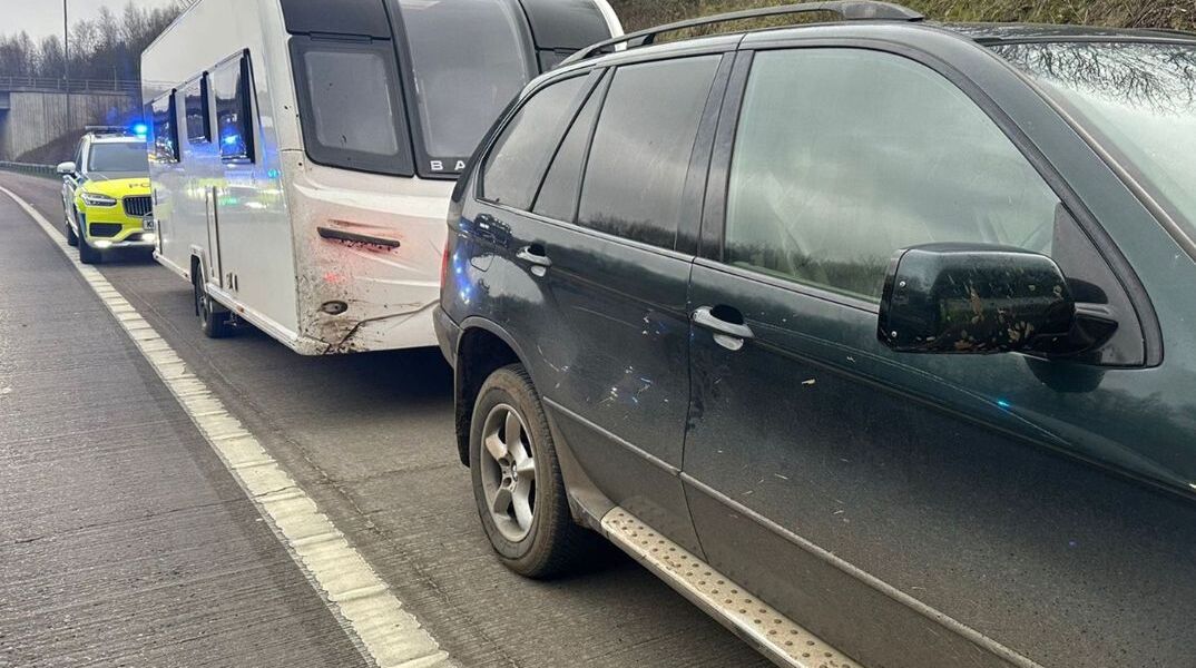 Βρετανία: Συνελήφθη 11χρονος που οδηγούσε σέρνοντας ένα κλεμμένο τροχόσπιτο	