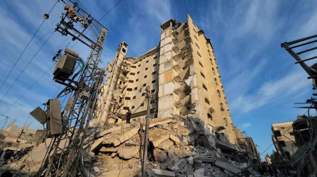 Το Ισραήλ έπληξε πολυκατοικία στη Ράφα - Σημάδι επικείμενης εισβολής