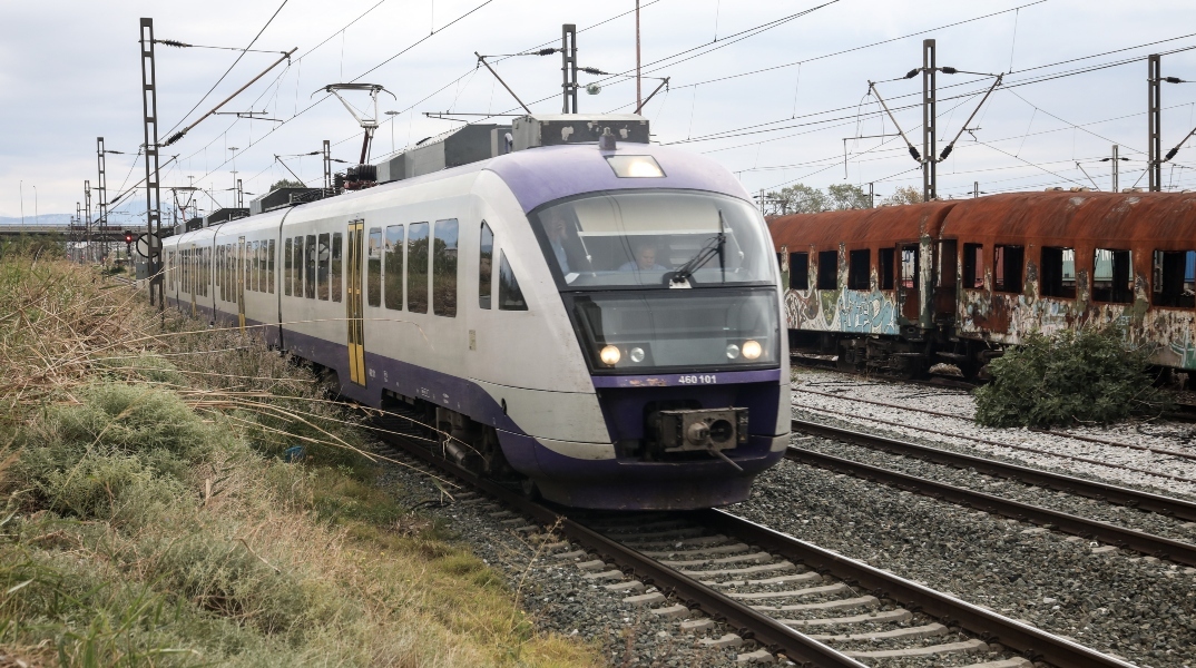 ΟΣΕ: Σεκιουριτάδες σε χρέη τροχονόμου σε αφύλακτες διαβάσεις (Βίντεο)