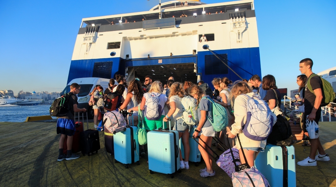 Καθαρά Δευτέρα: Στα ύψη οι τιμές των ακτοπλοϊκών εισιτηρίων