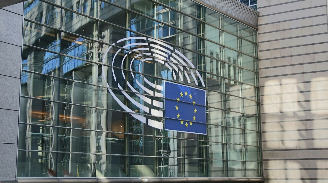 Μηδενικές εκπομπές CO2 από το 2030 σε όλα τα νέα κτίρια της ΕΕ 