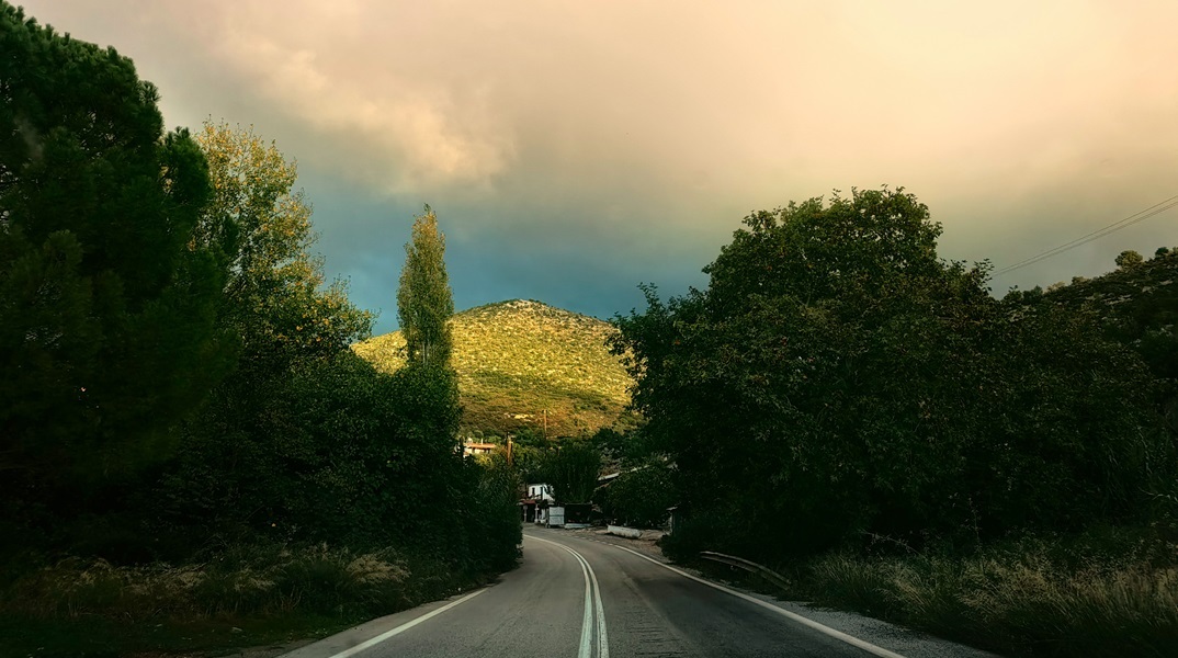 Νεφώσεις και τοπικές μπόρες αναμένονται την Τετάρτη στο μεγαλύτερο μέρος της χώρας