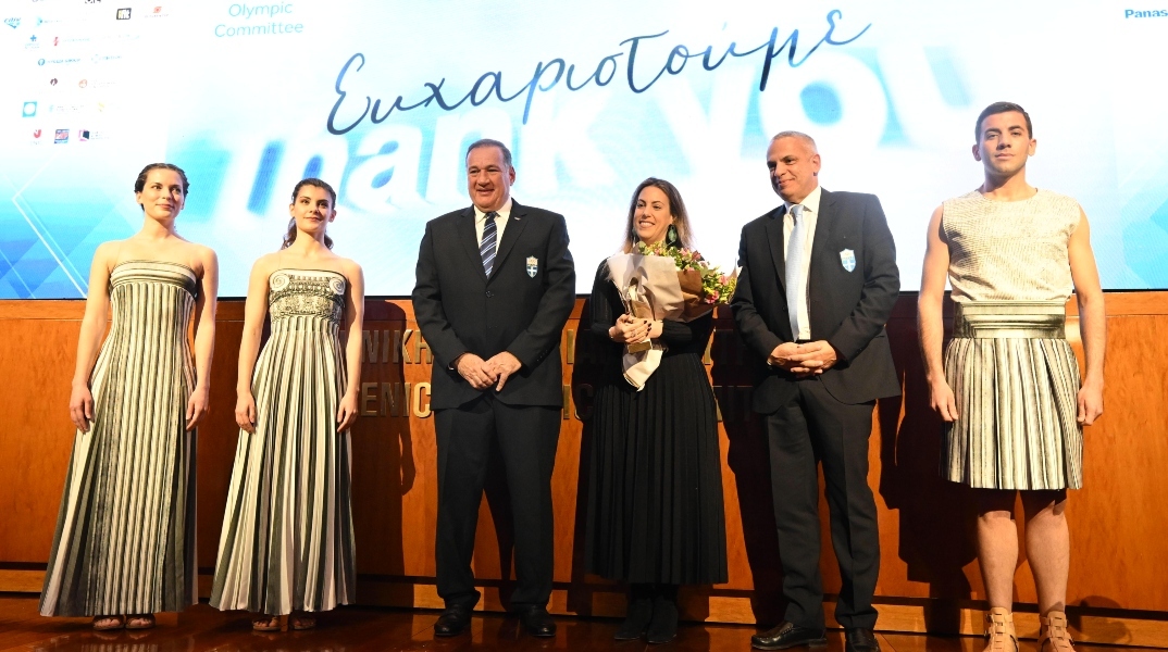 Ολυμπιακοί Αγώνες 2024: Παρουσιάστηκαν οι νέες ενδυμασίες των Iερειών και της Ομάδας