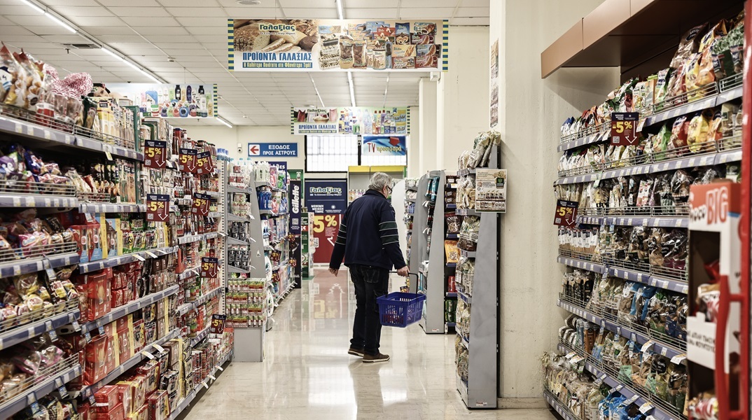 Μειωμένα και πιο «έξυπνα» τα ψώνια των Ελλήνων στα σούπερ μάρκετ