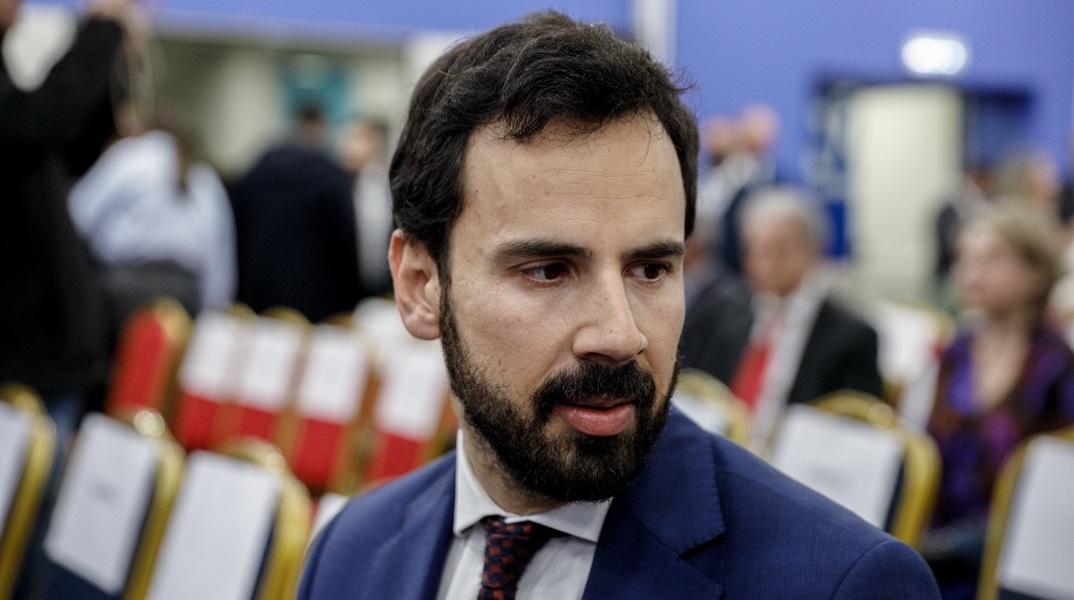 Νίκος Ρωμανός για Κασσελάκη: Δεν απαντάει τίποτα για ζητήματα διαφάνειας, επιφυλασσόμενος να απαντήσει στη Δικαιοσύνη