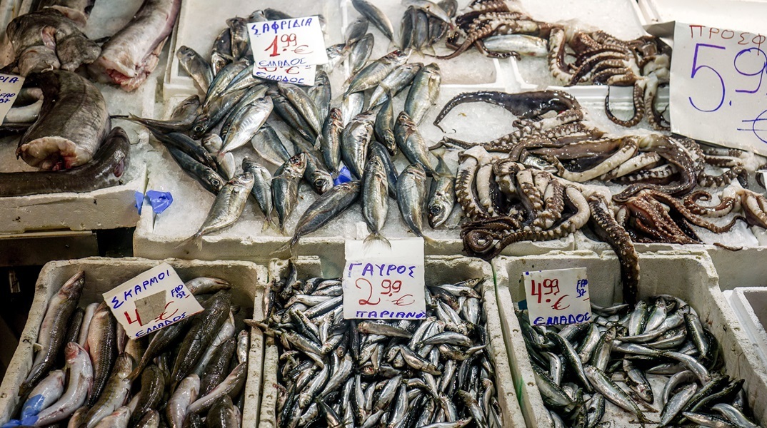 «Τσουχτερό» το Σαρακοστιανό τραπέζι - Οι τιμές στα βασικά προϊόντα