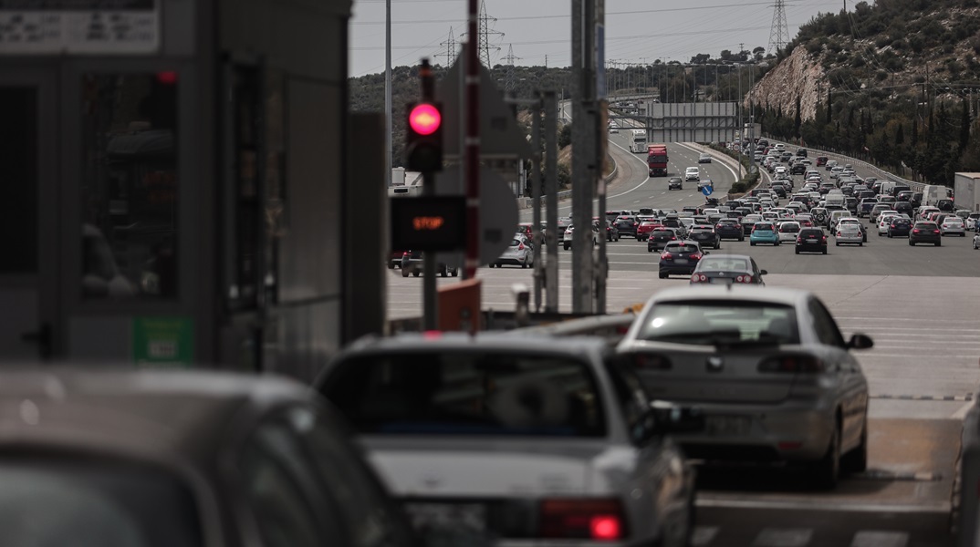 Μαζική έξοδος για το τριήμερο της Καθαράς Δευτέρας -  Σχεδόν 60.000 οχήματα έφυγαν από την Αττική