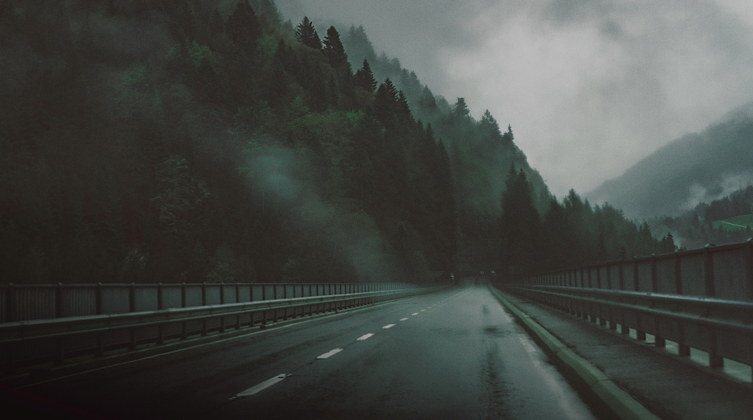 Νεφώσεις με τοπικές βροχές σε όλη τη χώρα για αύριο Σάββατο