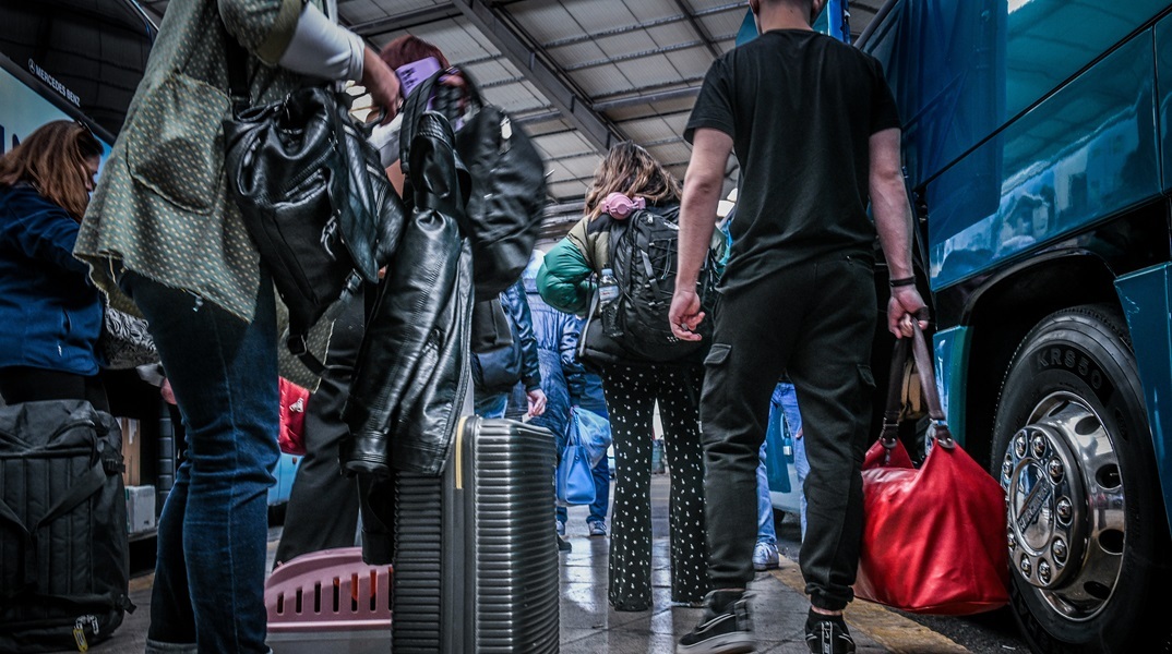 Ξεκίνησε η έξοδος των εκδρομέων για το τριήμερο της Καθαράς Δευτέρας - Έκτακτα δρομολόγια στα ΚΤΕΛ