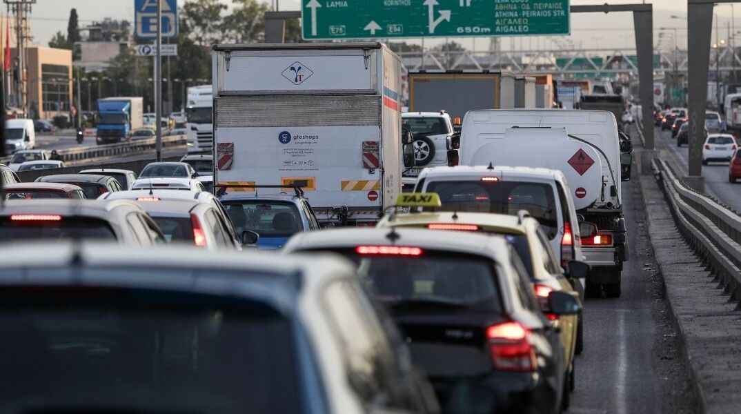 Καθυστερήσεις και αυξημένη κίνηση από την Κινέττα μέχρι τα Μέγαρα