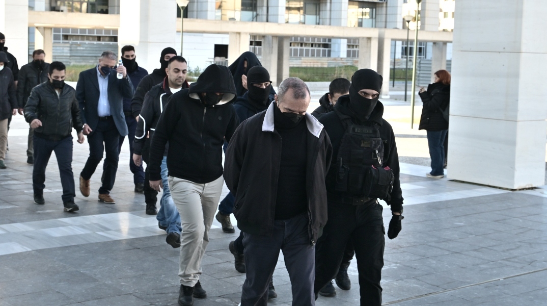 Κολωνός: «Αποτύχαμε σαν χώρα» - Ξέσπασε η αδελφή της 12χρονης 