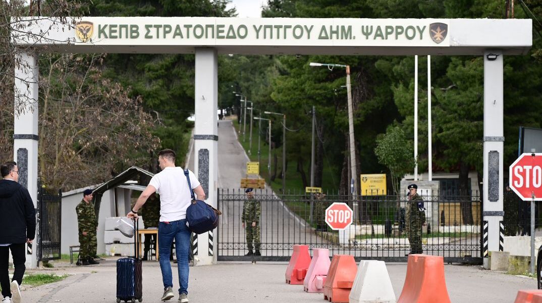 Κασσελάκης: Πιθανό το ενδεχόμενο να παρελάσει την 25η Μαρτίου 