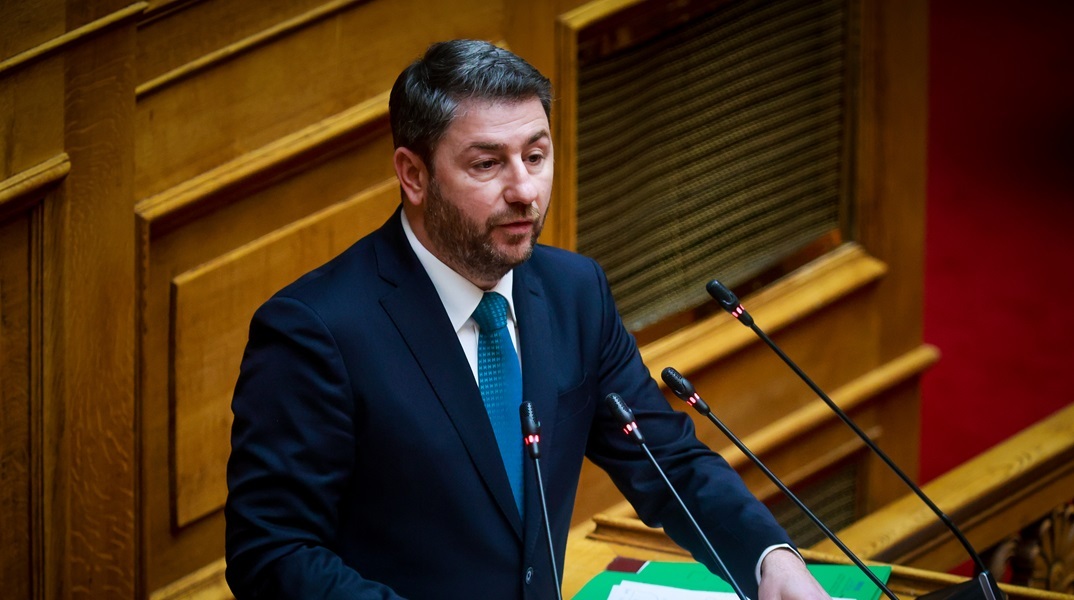 Πρόταση δυσπιστίας: «Πυρετός» τηλεφωνικών διαβουλεύσεων από τον Νίκο Ανδρουλάκη 