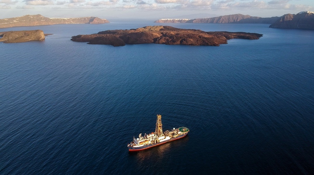Μια μεγάλη ιστορική υποβρύχια έκρηξη στην καλδέρα της Σαντορίνης αποκάλυψε διεθνής ερευνητική ομάδα